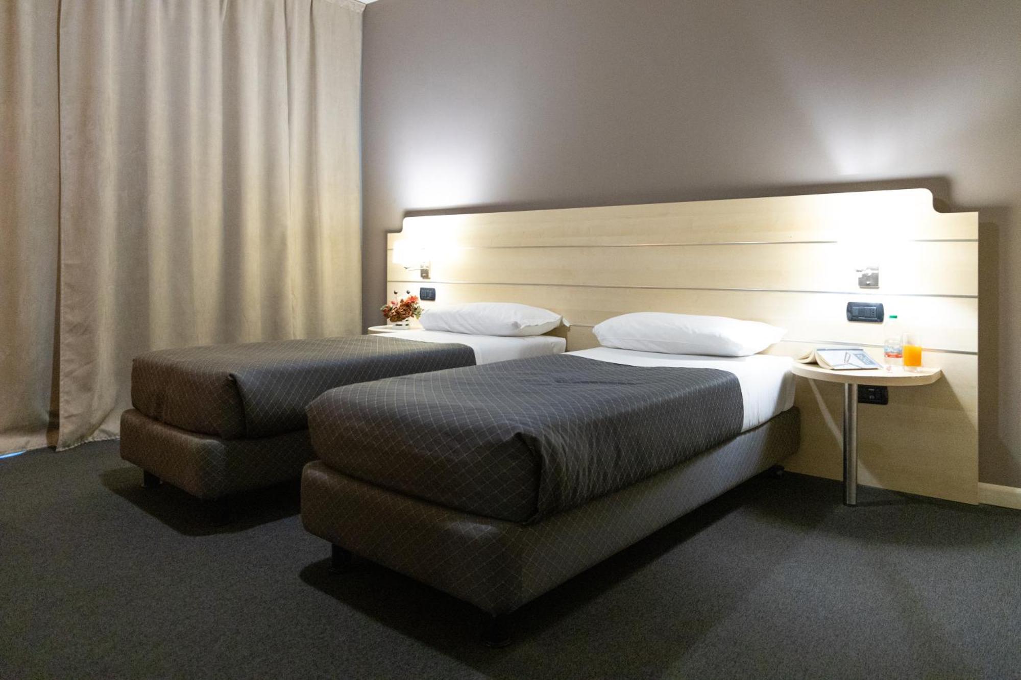 Hotel Giallo Ночето Экстерьер фото